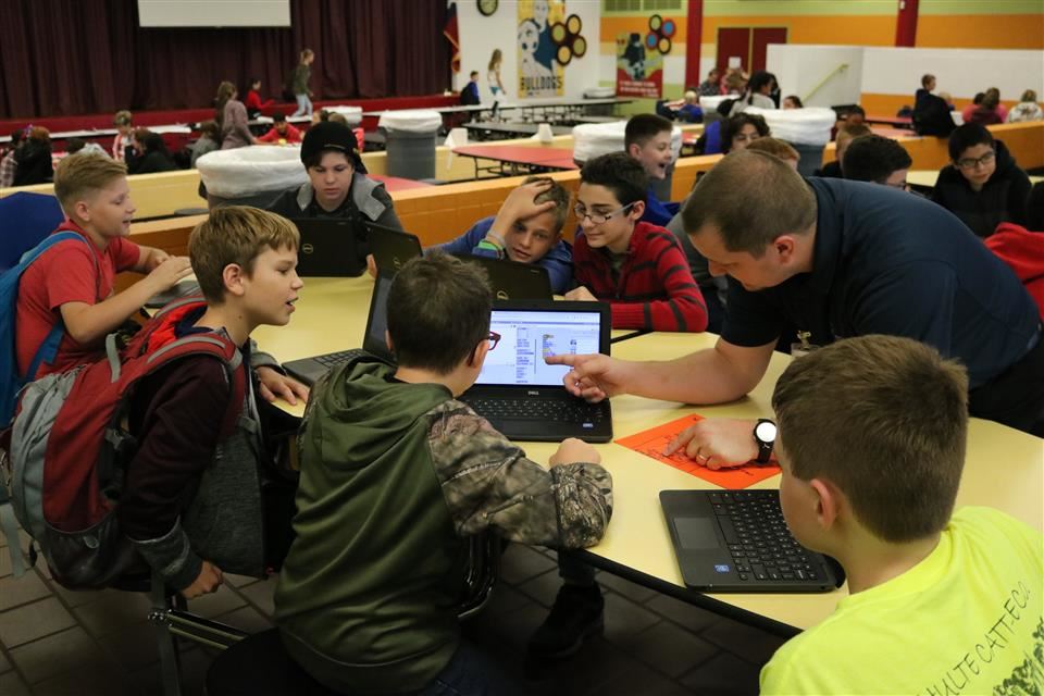 Photo of Schultz Junior High School students